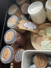 Load image into Gallery viewer, Manama Vegan Body Scrub
